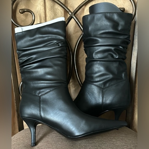 NIB women’s 9 1/2M black leather midcalf heeled business casual slouchy boots - Picture 3 of 11